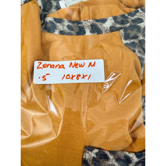 Zenana Womens Leopard Raglan Pocket Tee Size M Mustard New Animal Print - Picture 7 of 7